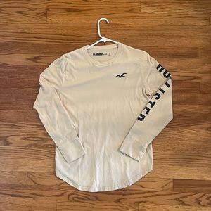 Mens Hollister Long Sleeve T-shirt.  Size small.